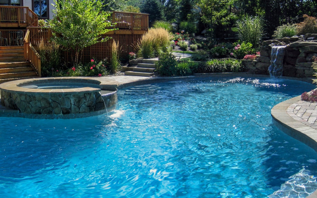 How To Avoid Pool Problems In High Temperatures
